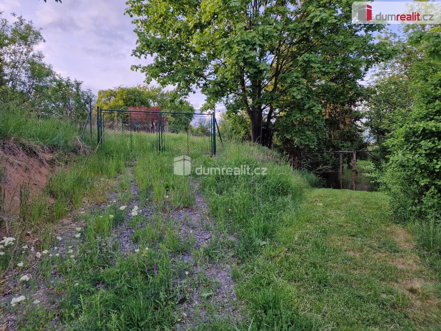 Zahrady, Přední Kopanina, Praha, 2 238 m² - 1