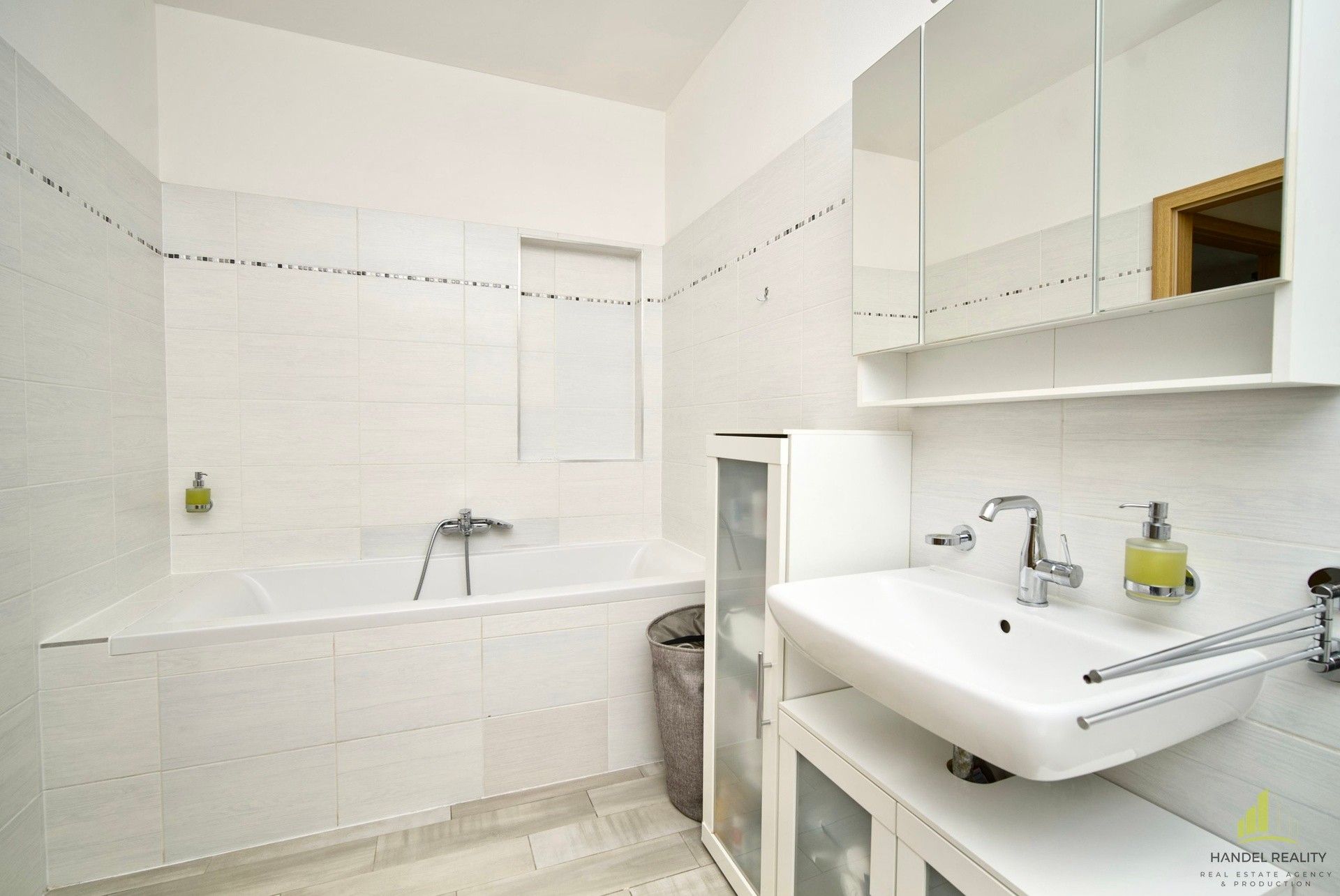 Prodej byt 3+kk - J. Opletala, Břeclav, 78 m² - 5