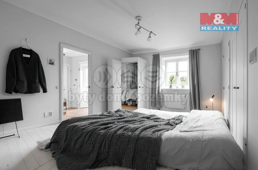 Prodej rodinný dům - Černiv, 320 m²