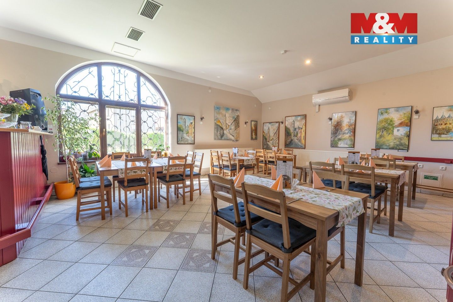 Restaurace, Suchdol, 390 m² - 1