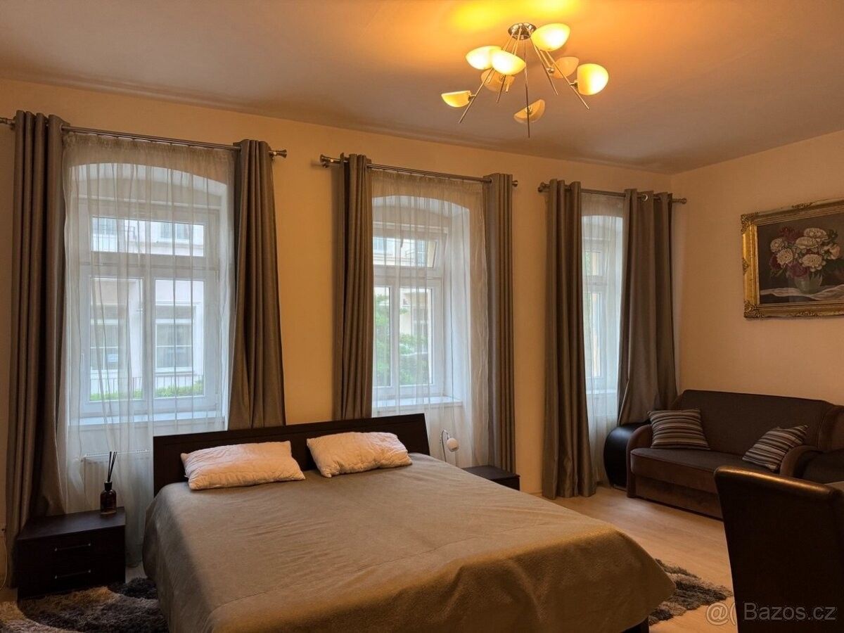 Pronájem byt - Karlovy Vary, 360 01