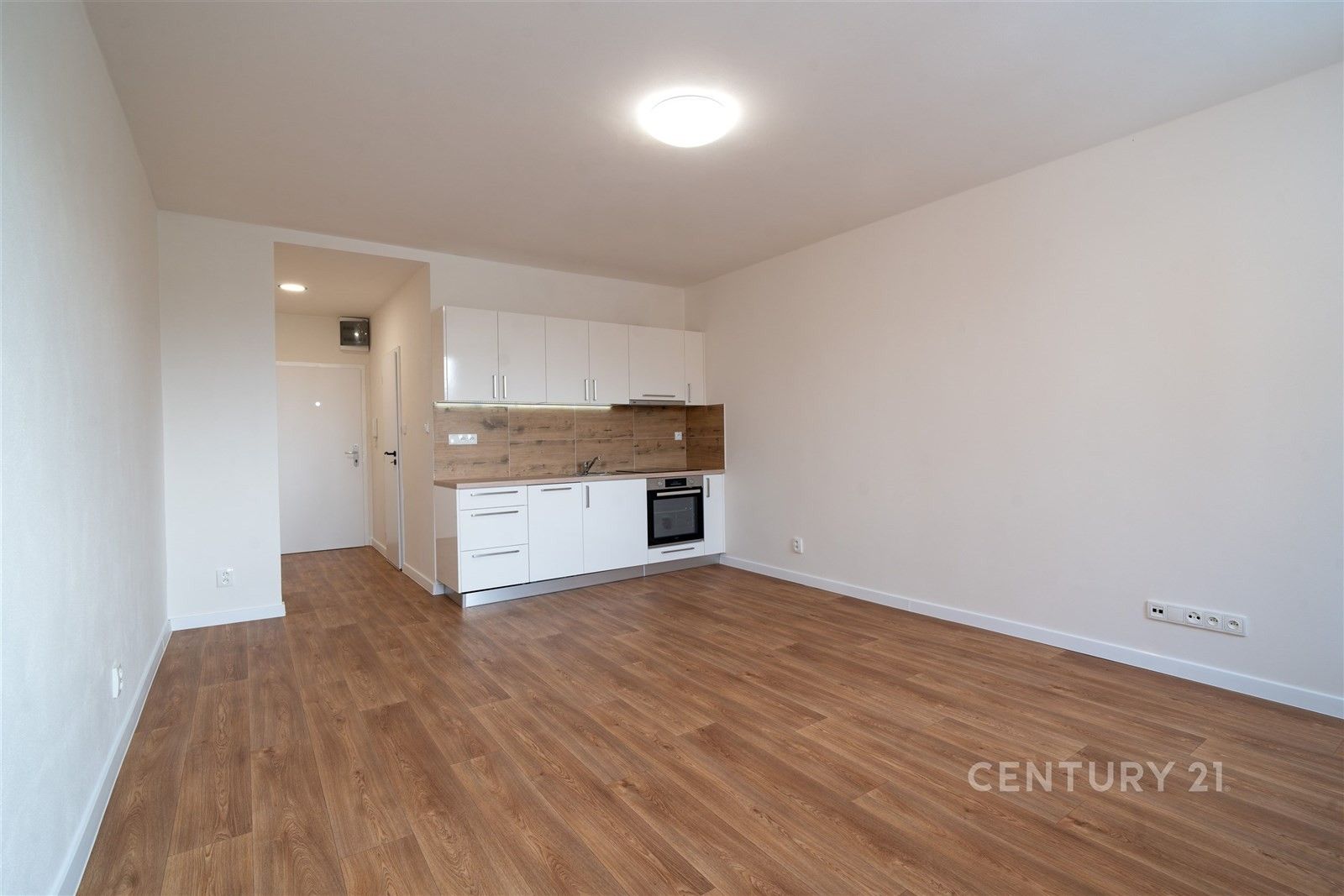 Pronájem byt 1+kk - Dr. M. Tyrše, Frýdek-Místek, 32 m²