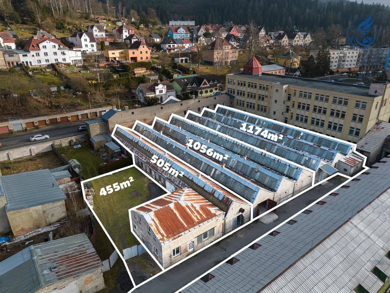 Výrobní prostory, 2 955 m²