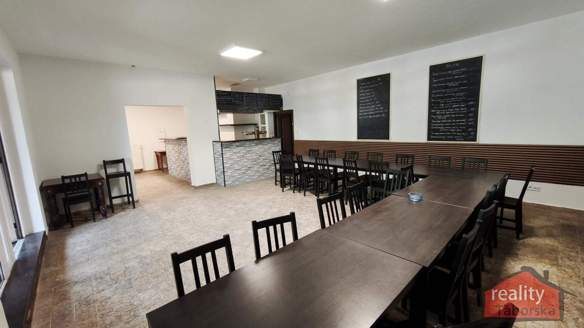 Komerční nemovitost · 241 m² · Nupacká, Nupaky - 2