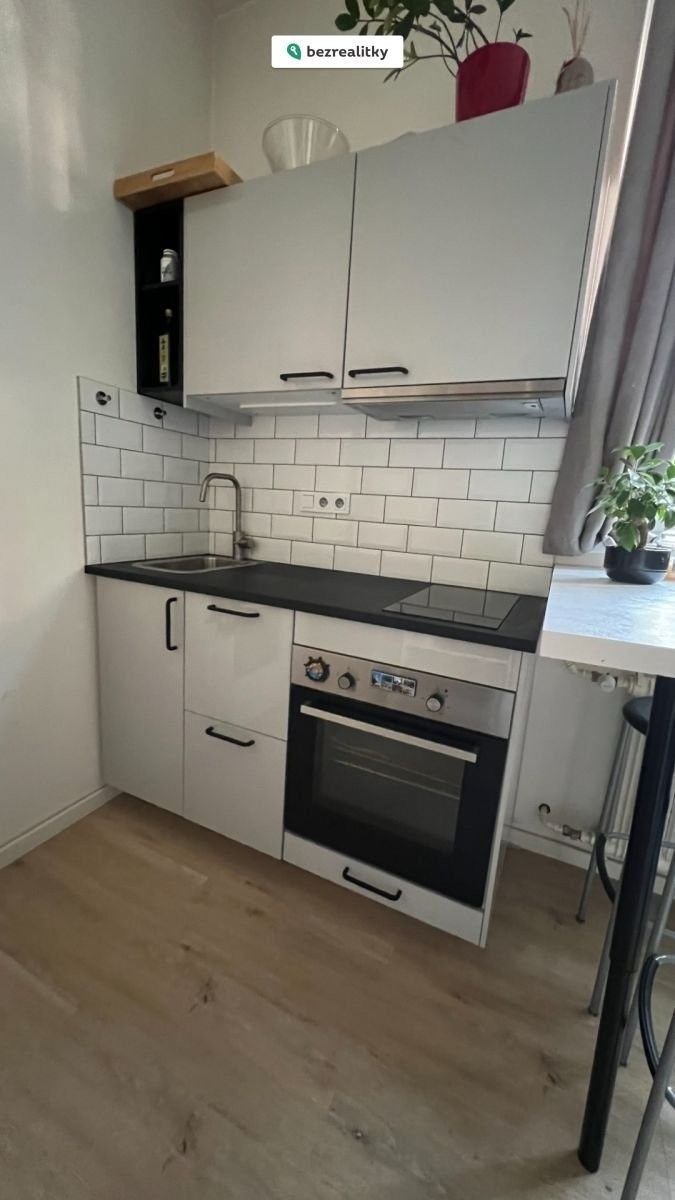 Byt 1+kk · 21 m² · Pod vilami 32, Praha Nusle - 4