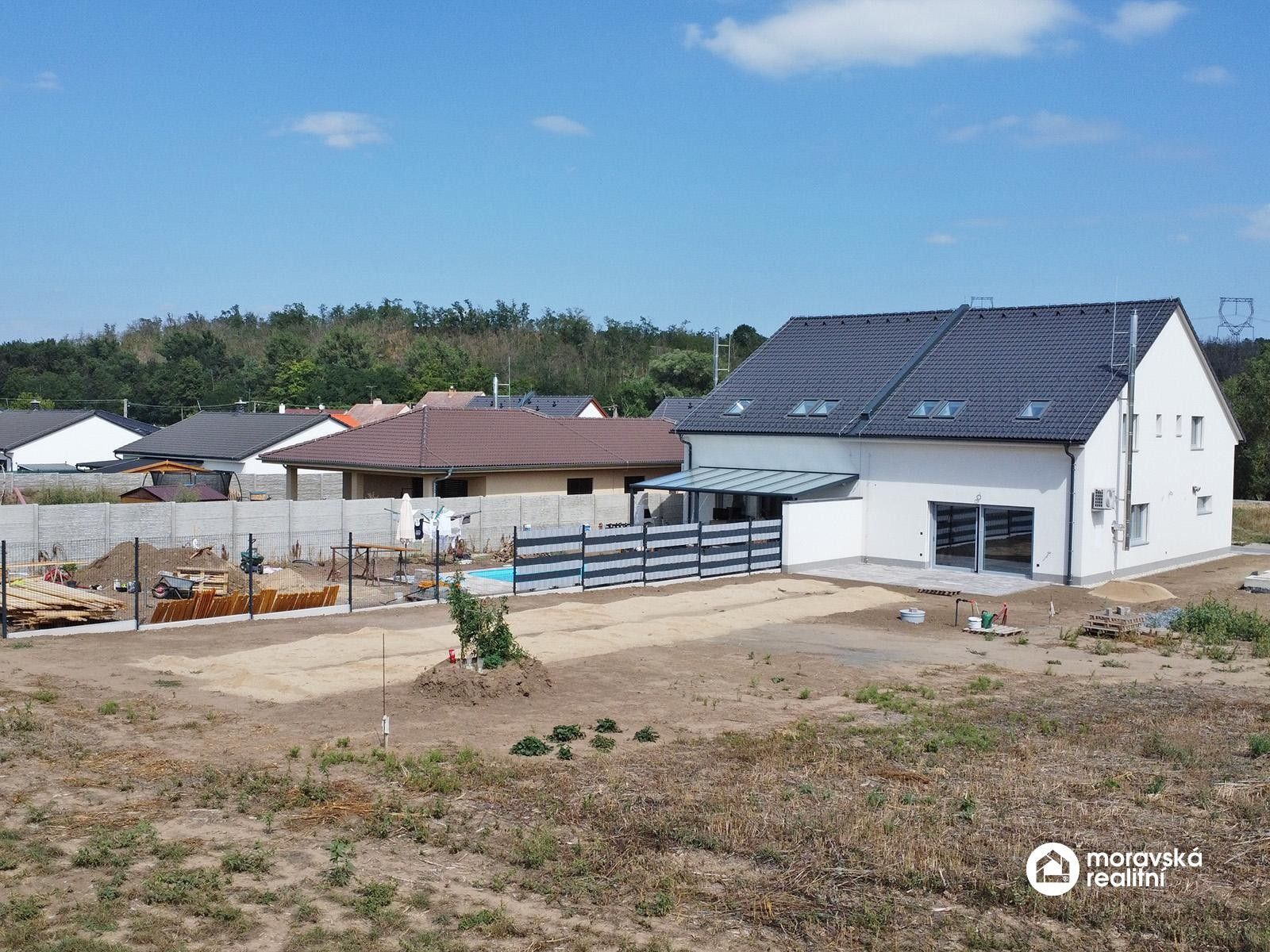 Maja, 171 m², krunt 555 m²