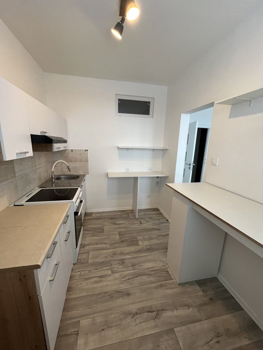 Pronájem byt 2+1 - Zikova, Olomouc, 48 m²