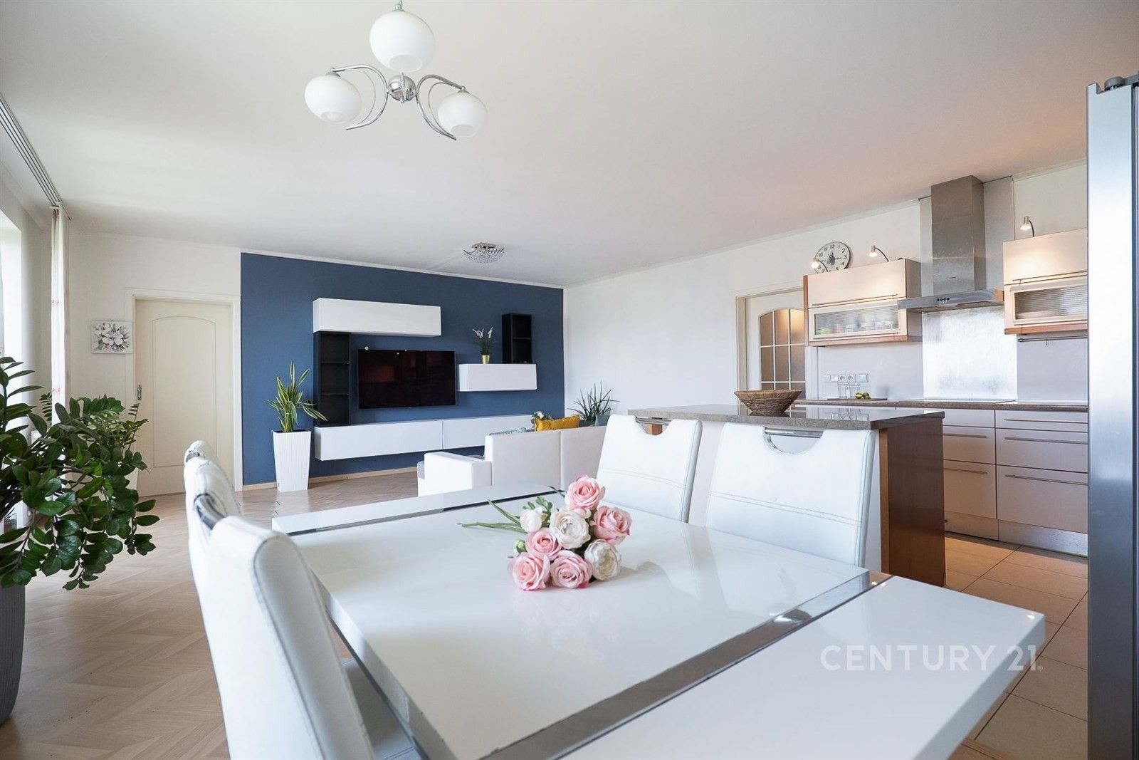 3+kk, Okružní, Vestec, 98 m²