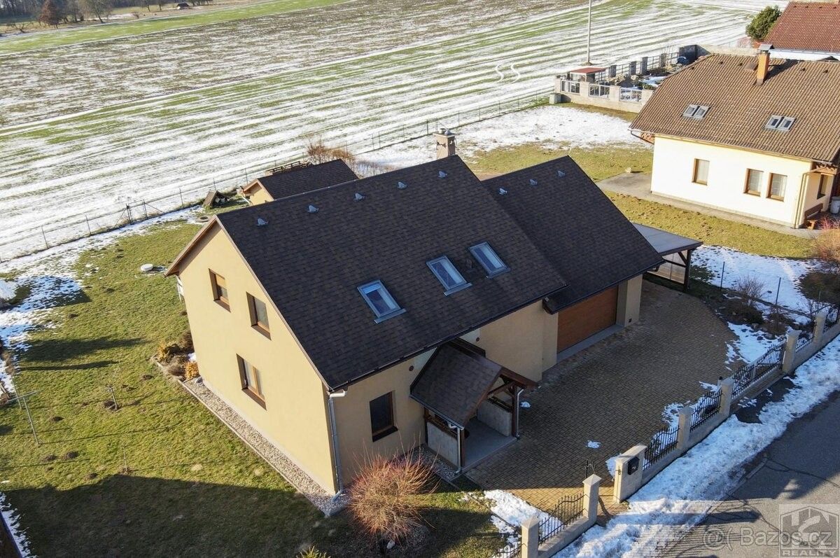 Rodinné domy, Jenišovice u Jablonce nad Nisou, 468 33