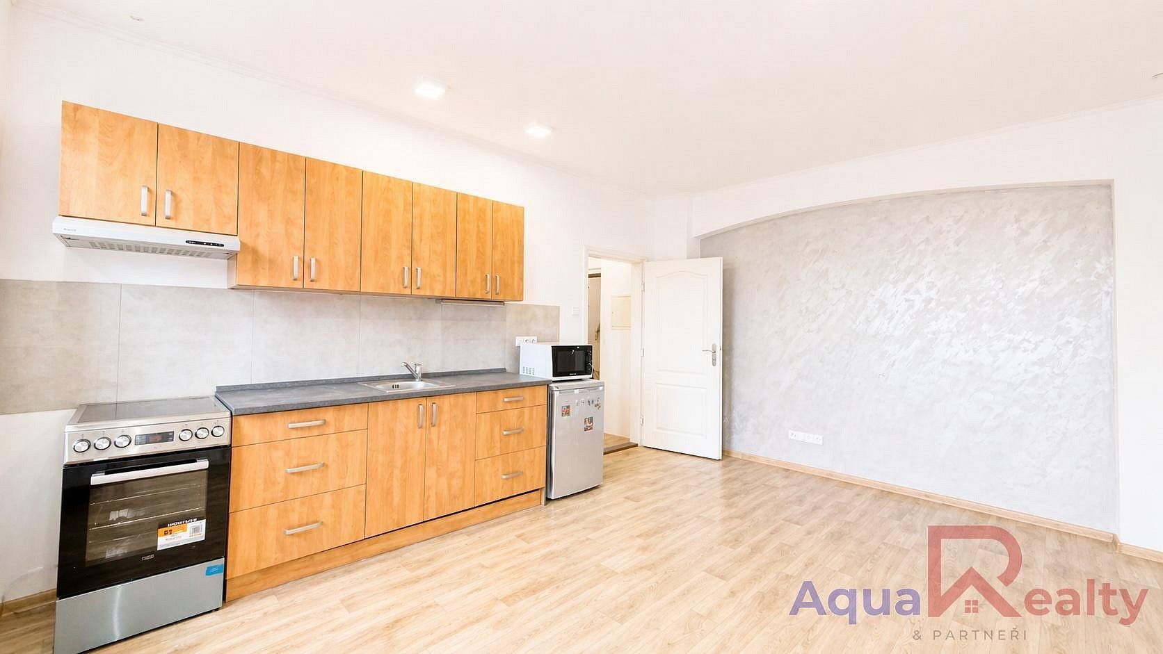 Byt 1+kk · 26 m² · Karlovy Vary - Dvory, Karlovarský kraj - 3