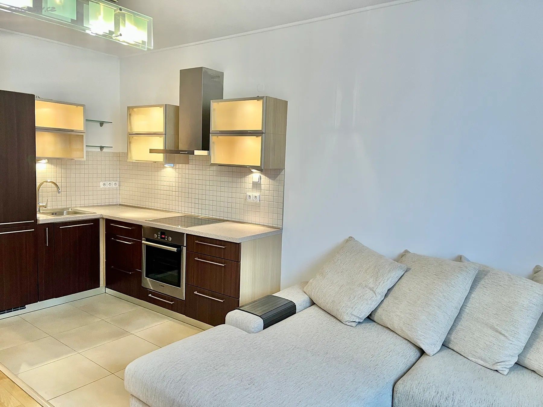 Pronájem byt 2+kk - Lucemburská 1599/13, Praha, 48 m²