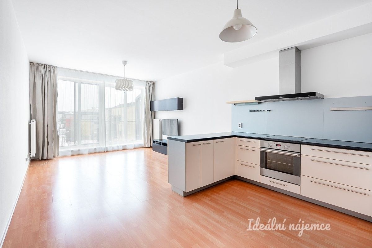 Pronájem byt 3+kk - Mlázovická, Praha, 75 m²
