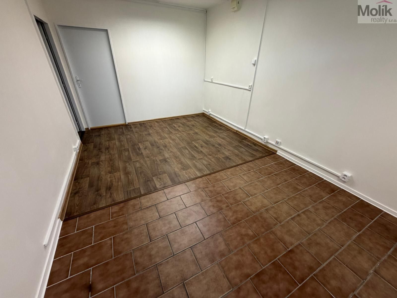 Kanceláře, Růžová, Most, 55 m² - 2
