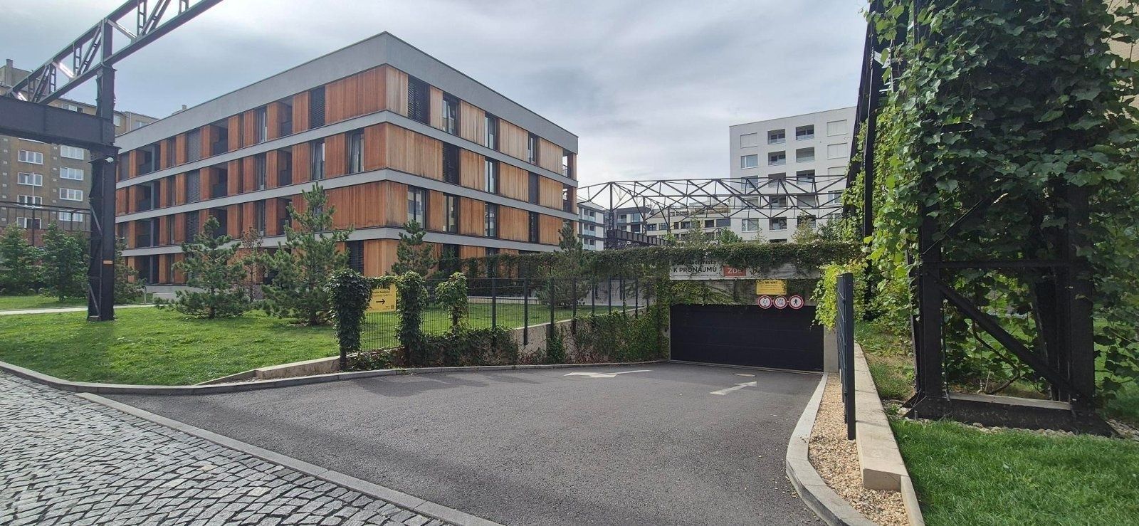 Garáže, U Pergamenky, Praha - Holešovice, 12 m² - 2