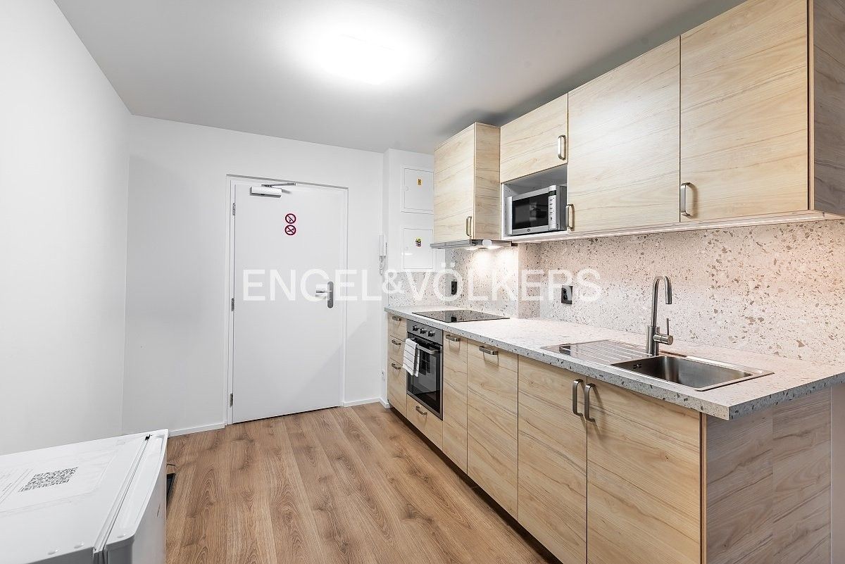 Pronájem byt 2+kk - Čenětická, Praha, 47 m²