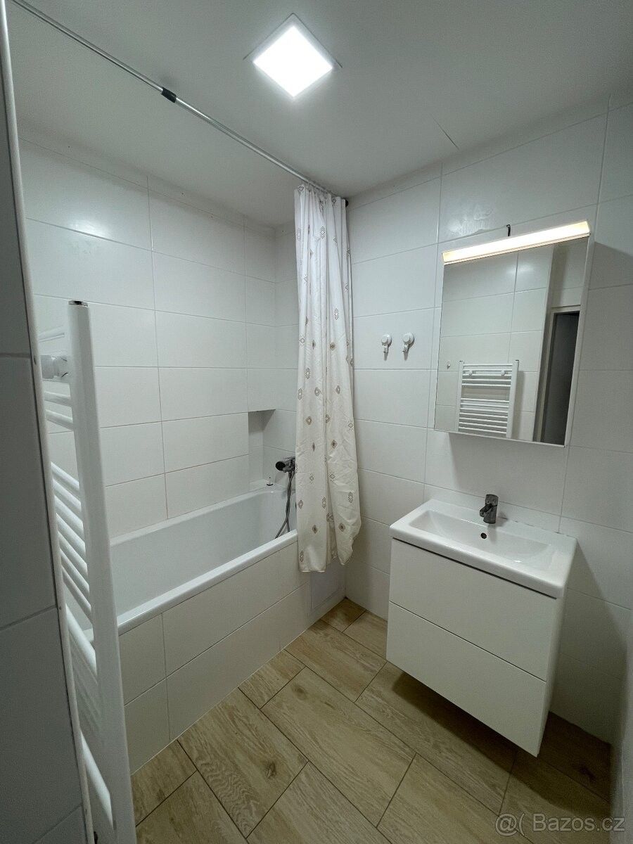 Pronájem byt - Bruntál, 792 01