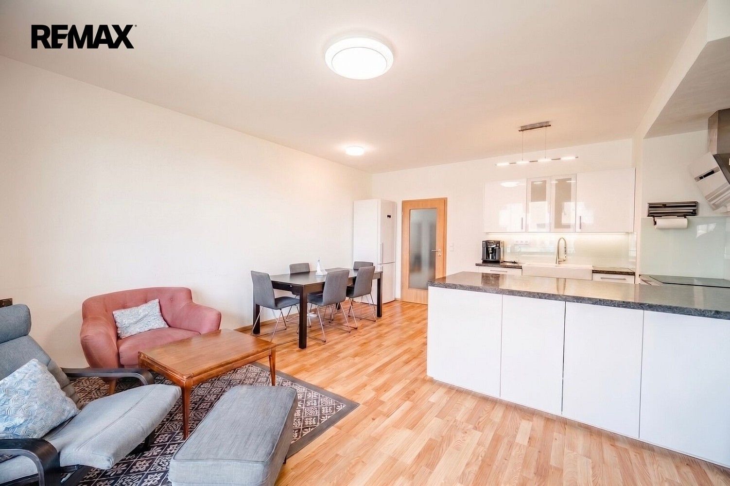 Byt 4+kk · 93 m² · Praha - Strašnice, okres Praha 3, Hlavní město Praha - 3