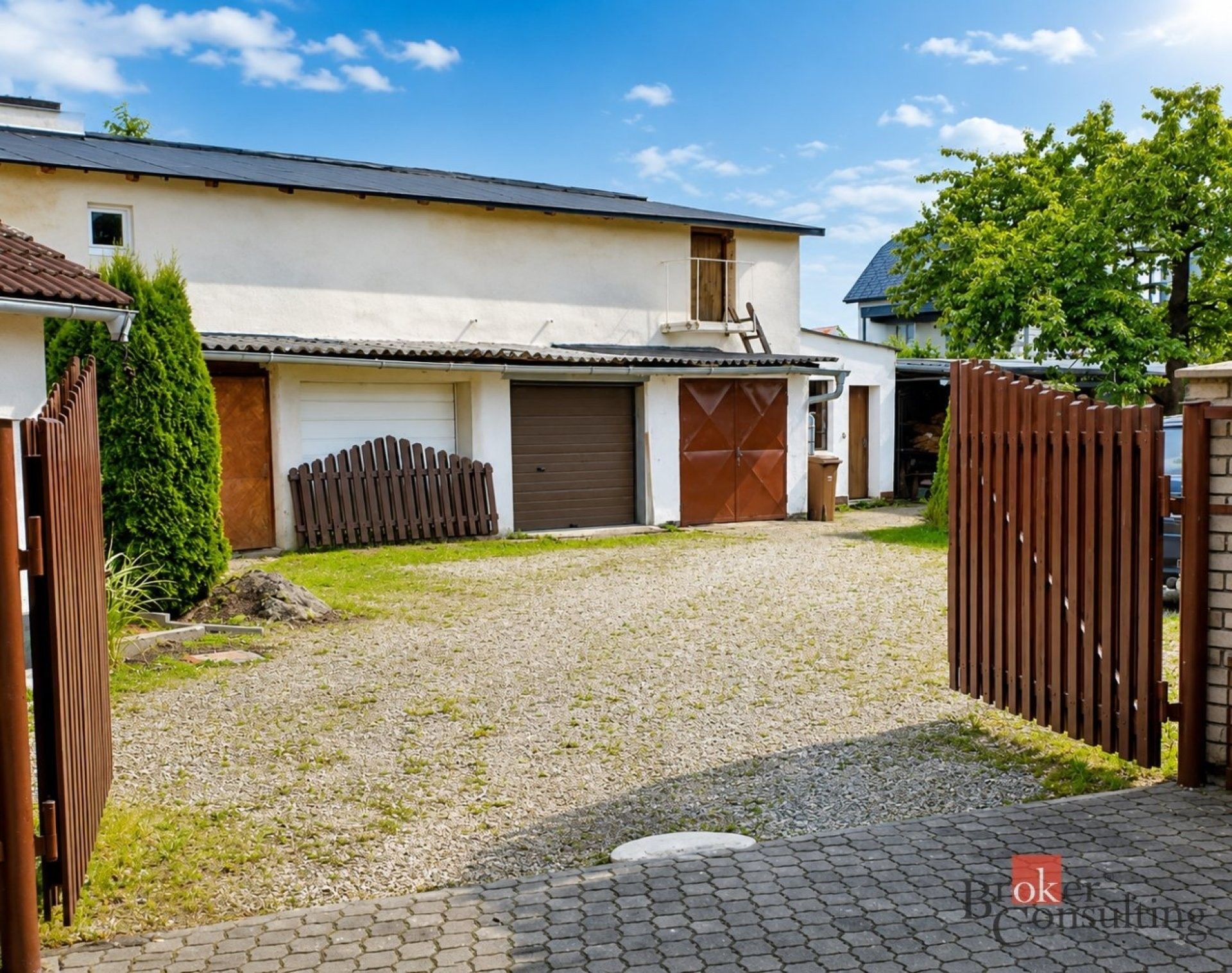 Pronájem garáž - Habrmanova, Hradec Králové, 16 m² - 5