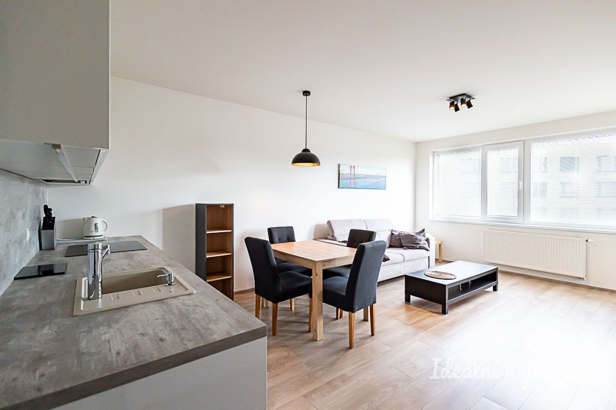 2+kk, Jankovcova, Praha, 55 m²