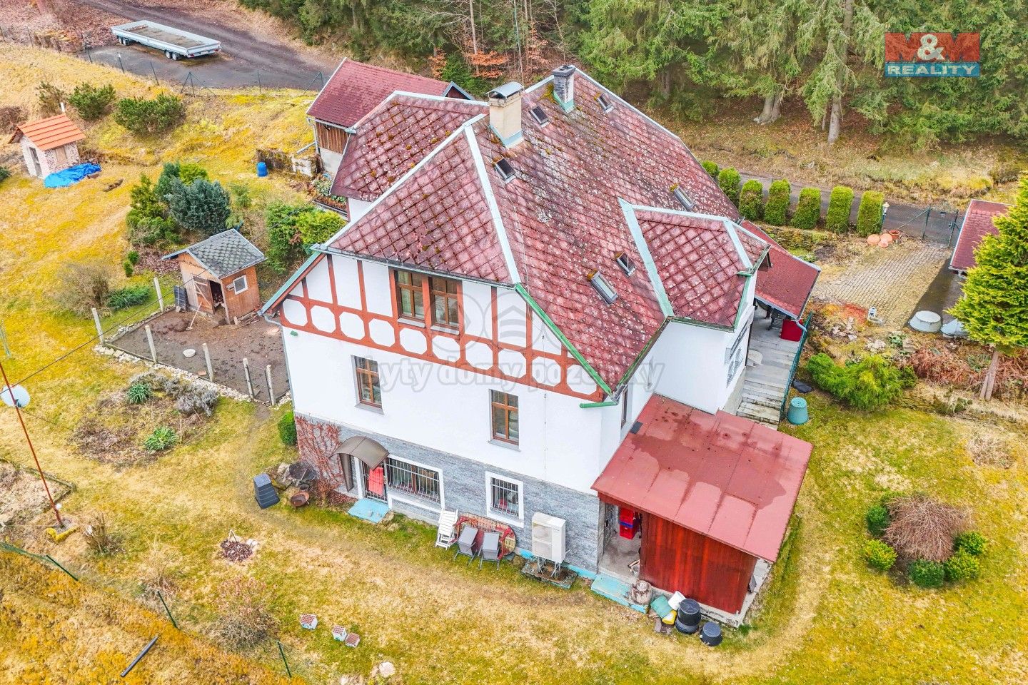 Rodinné domy, Podhradí, 370 m²