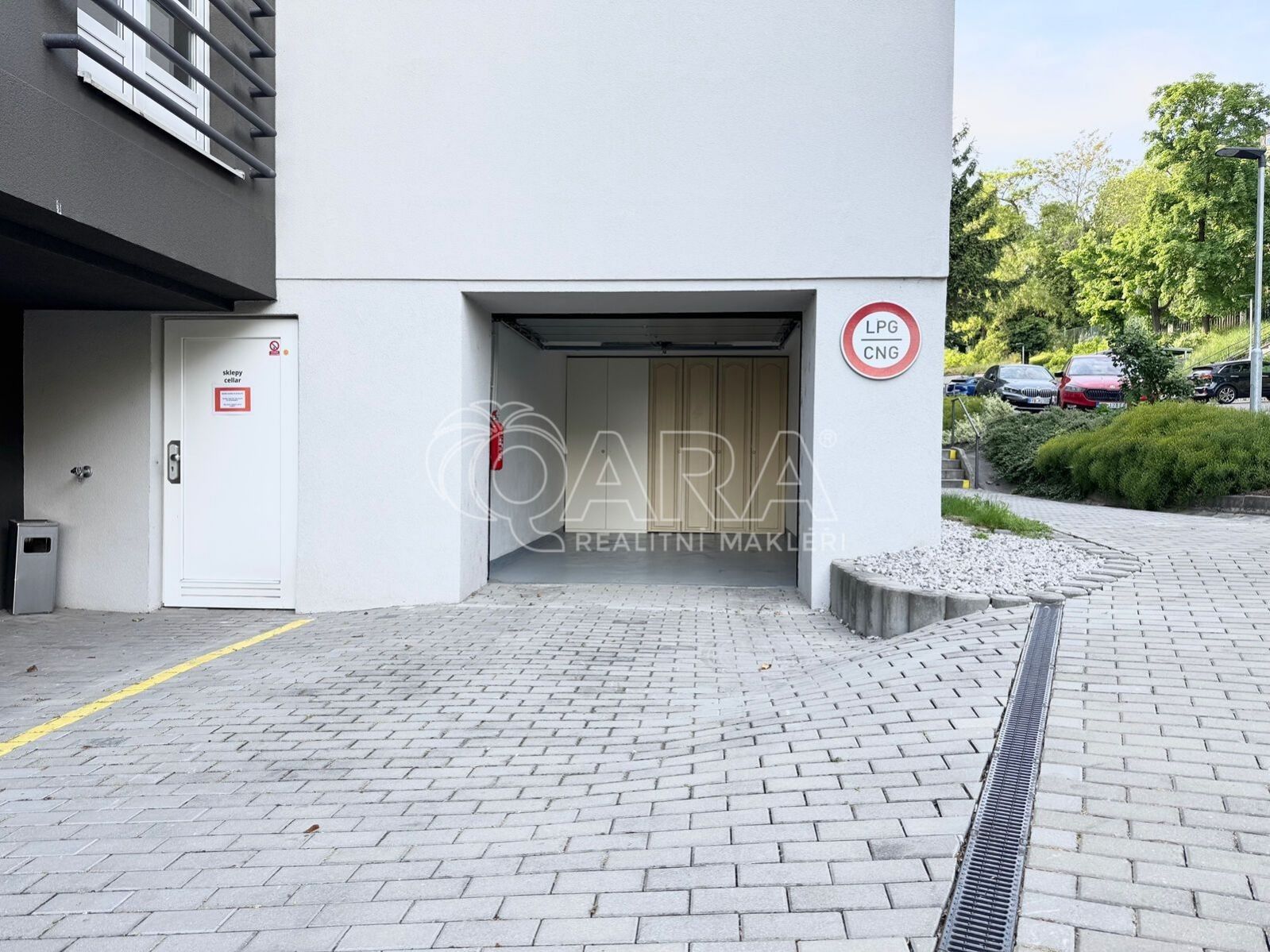 Garáže, Perucká  , Praha Vinohrady, 15 m² - 1