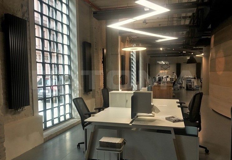 Pronájem obchodní prostory - Na Valentince, Praha, 240 m²