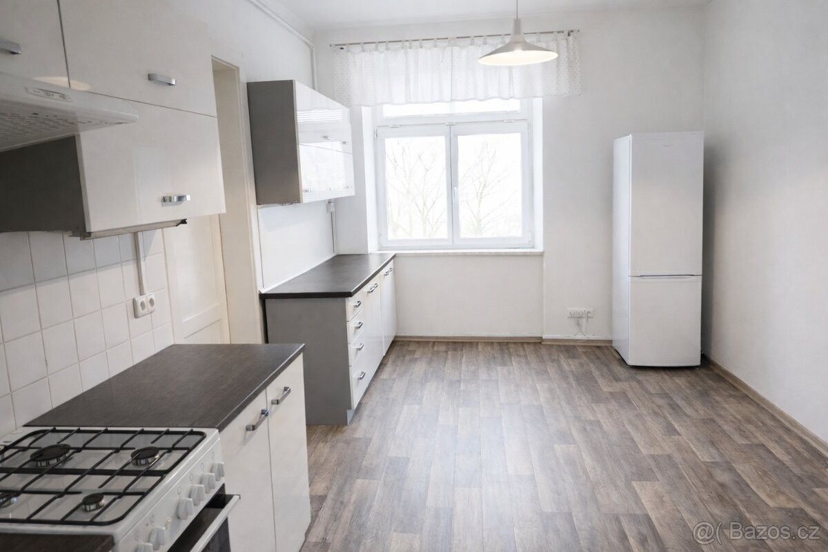 Byty, Karlovy Vary, 360 05