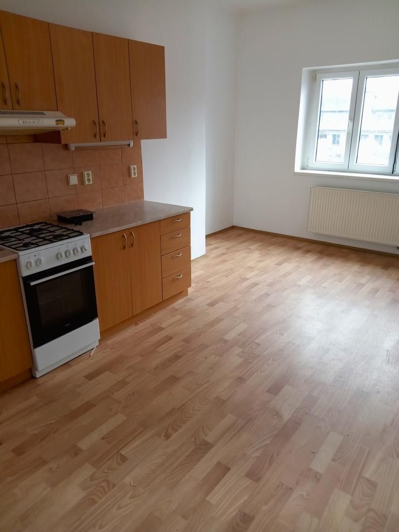 Pronájem byt 2+1 - Resslova, Hradec Králové, 78 m²