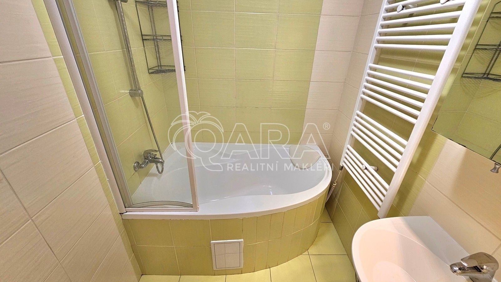 Pronájem byt 2+kk - Višňová, Hořovice, 40 m²