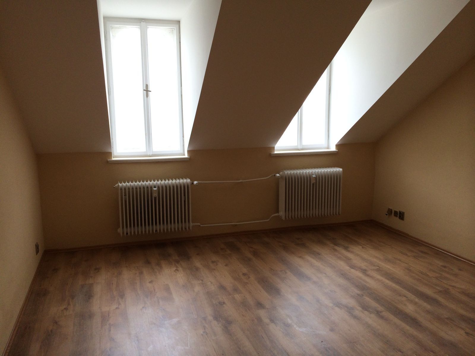Pronájem byt 1+1 - Jaltská, Karlovy Vary - Karlovy Vary, Karlovarský kraj, 41 m² - 2