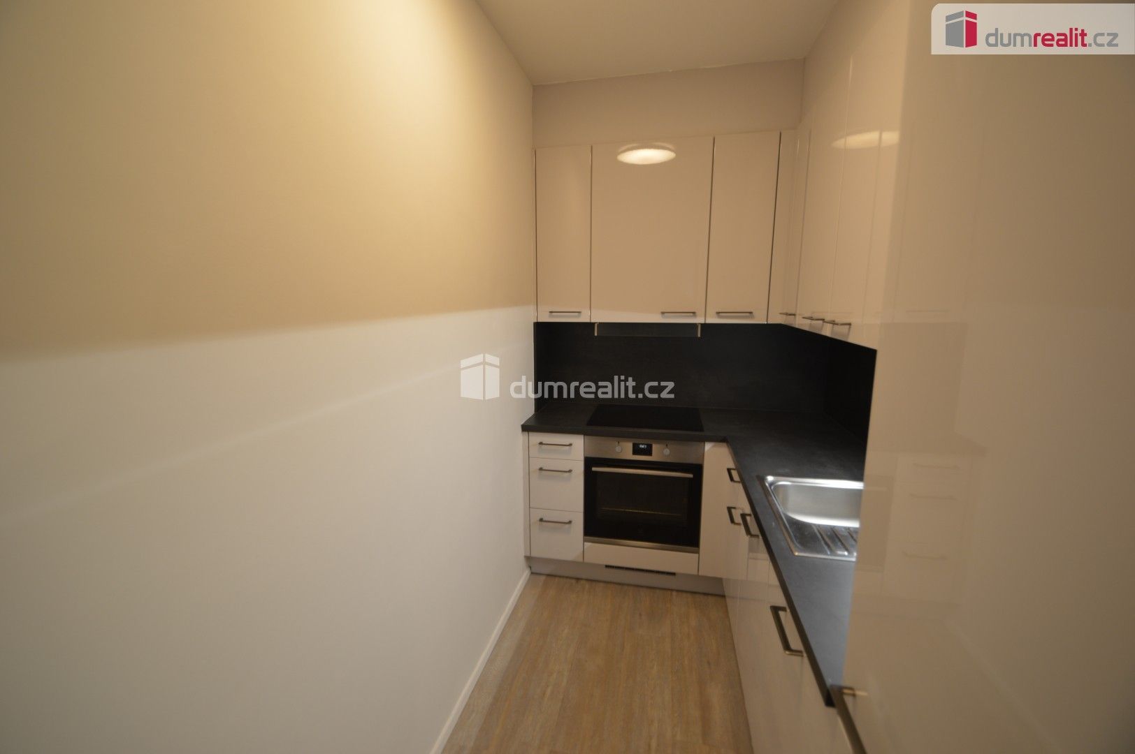 Pronájem byt 2+kk - Tůmova, Praha, 66 m²