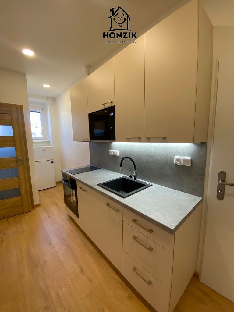 Pronájem byt 2+kk - U Libušiných lázní, Praha, 40 m²