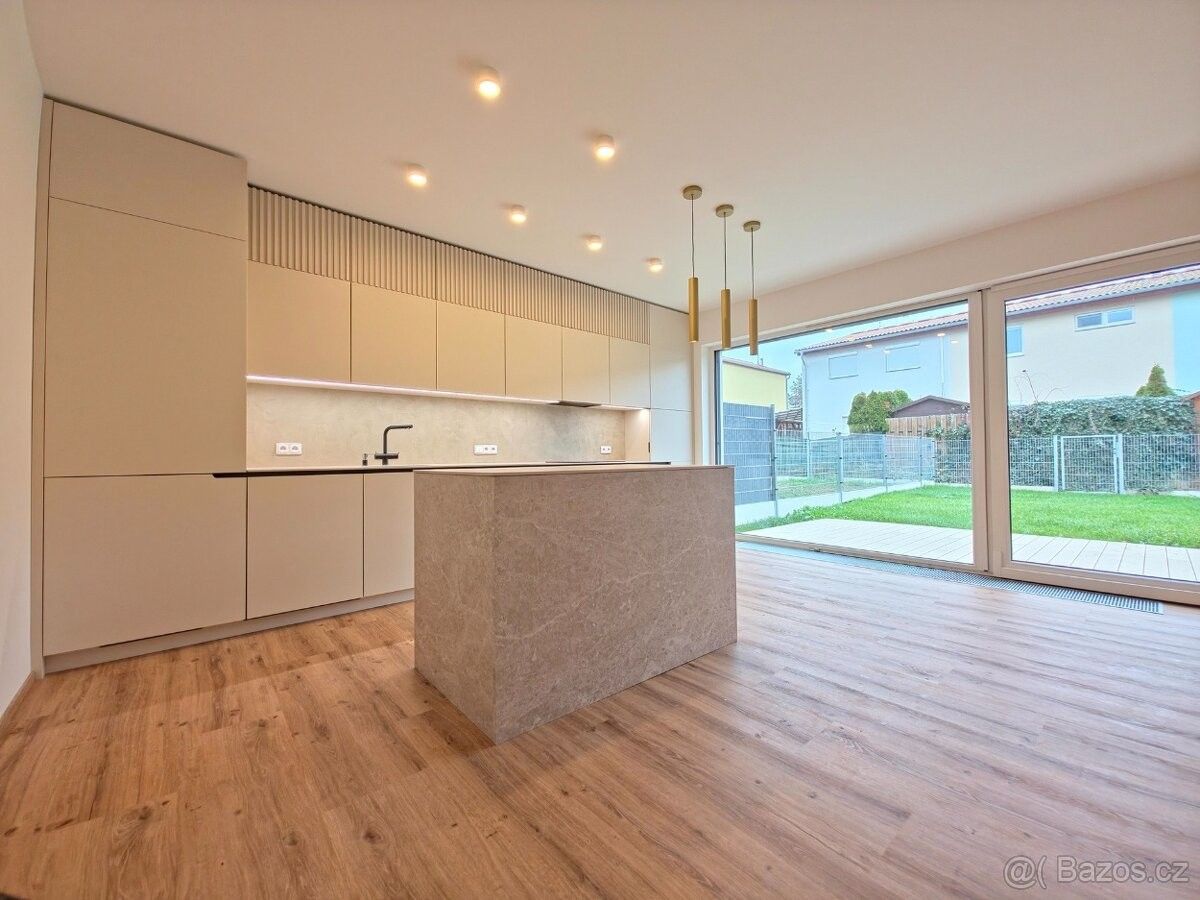 Pronájem byt - Praha, 140 00