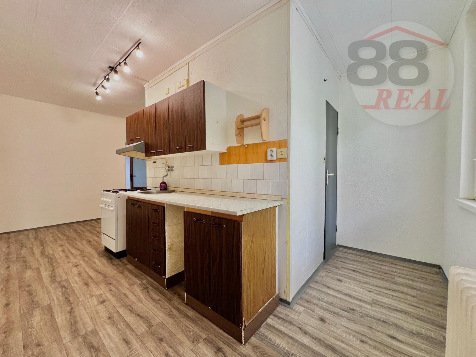 Byt 2+1 · 49 m² · Školní, Klášterec nad Ohří - 3