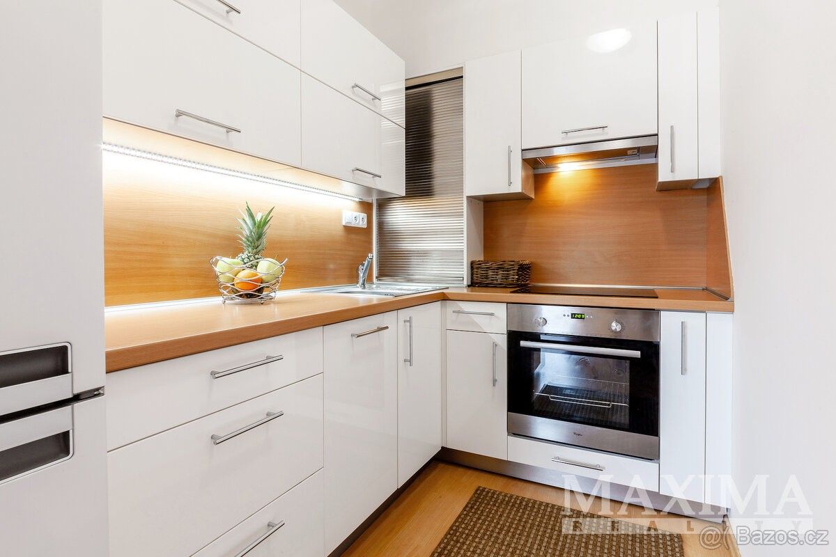 Pronájem byt - Praha, 100 00