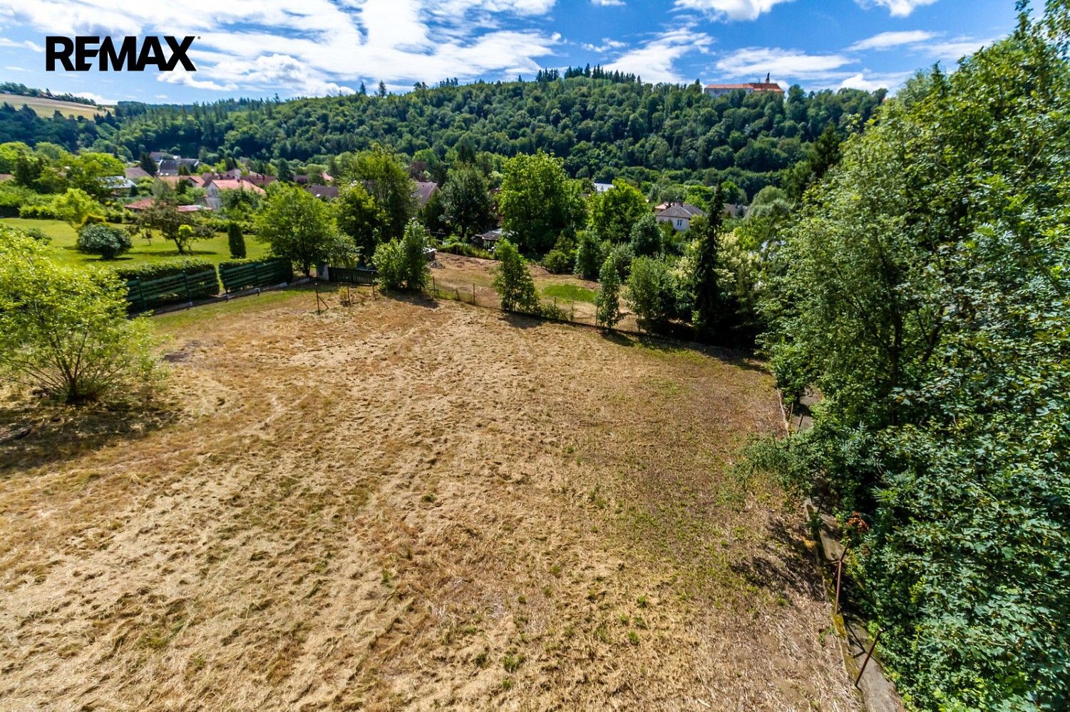 Pozemek pro bydlení, 845 m²