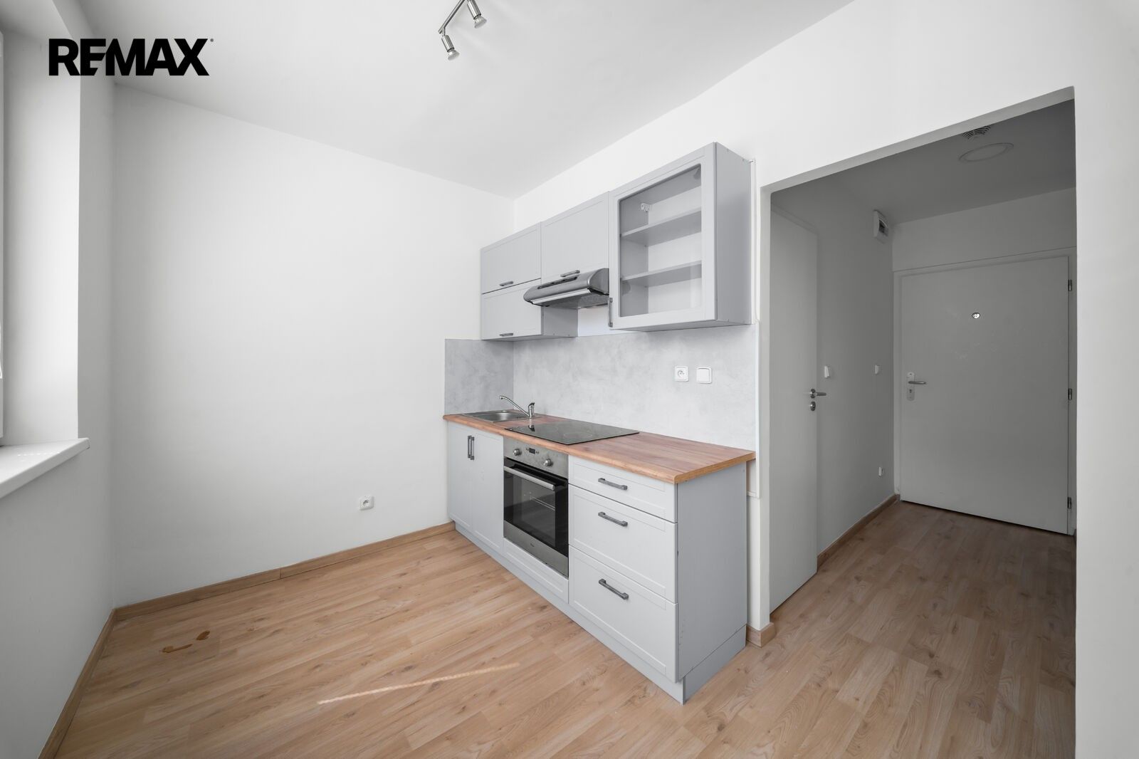 1+1, Peroutkova 570, Praha Jinonice, 34 m² - 1