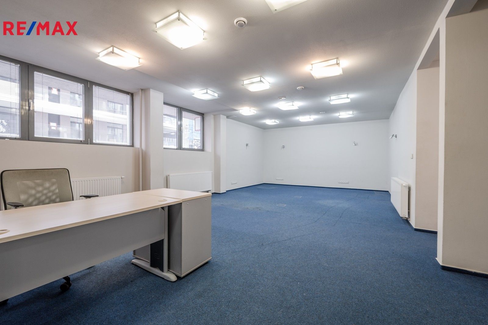 Pronájem obchodní prostory - Tusarova, Praha, 126 m²