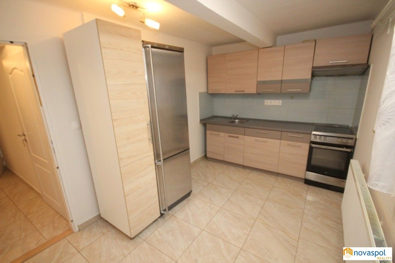 2+1, Krhanická, Praha, 70 m²