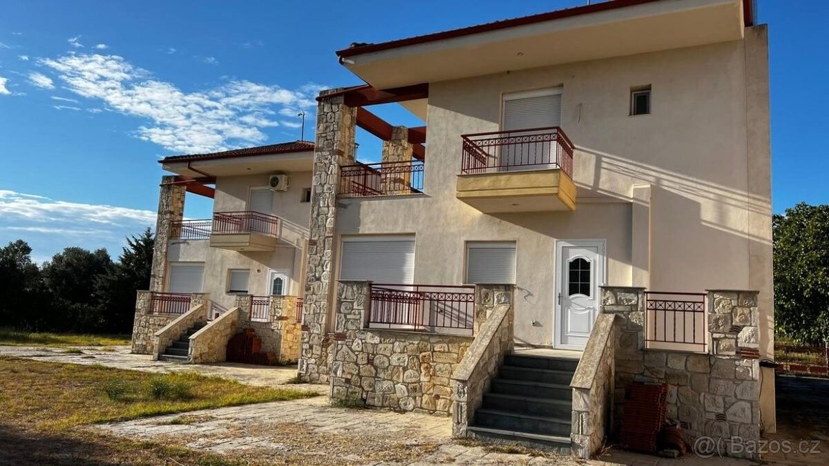 Rodinné domy, 987 66, Zahraničí