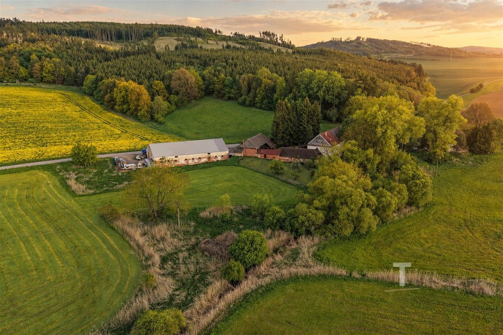 Zemědělské usedlosti, Jaroměřice, 658 m² - 2
