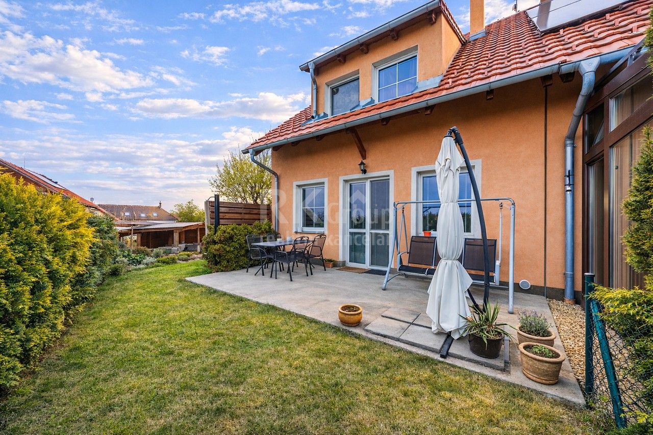 Rodinné domy, Šípková, Postřižín, 155 m² - 1