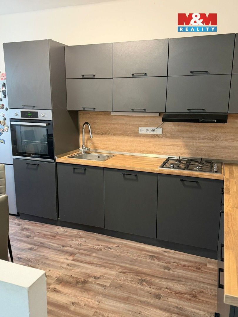 Pronájem byt 2+1 - Porubská, Ostrava, 60 m²