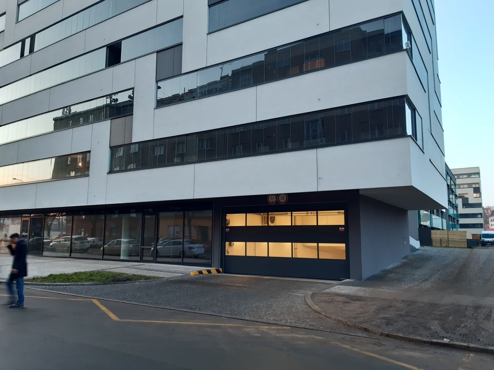 Garáž · 15 m² · U Průhonu, Praha - Holešovice - 4