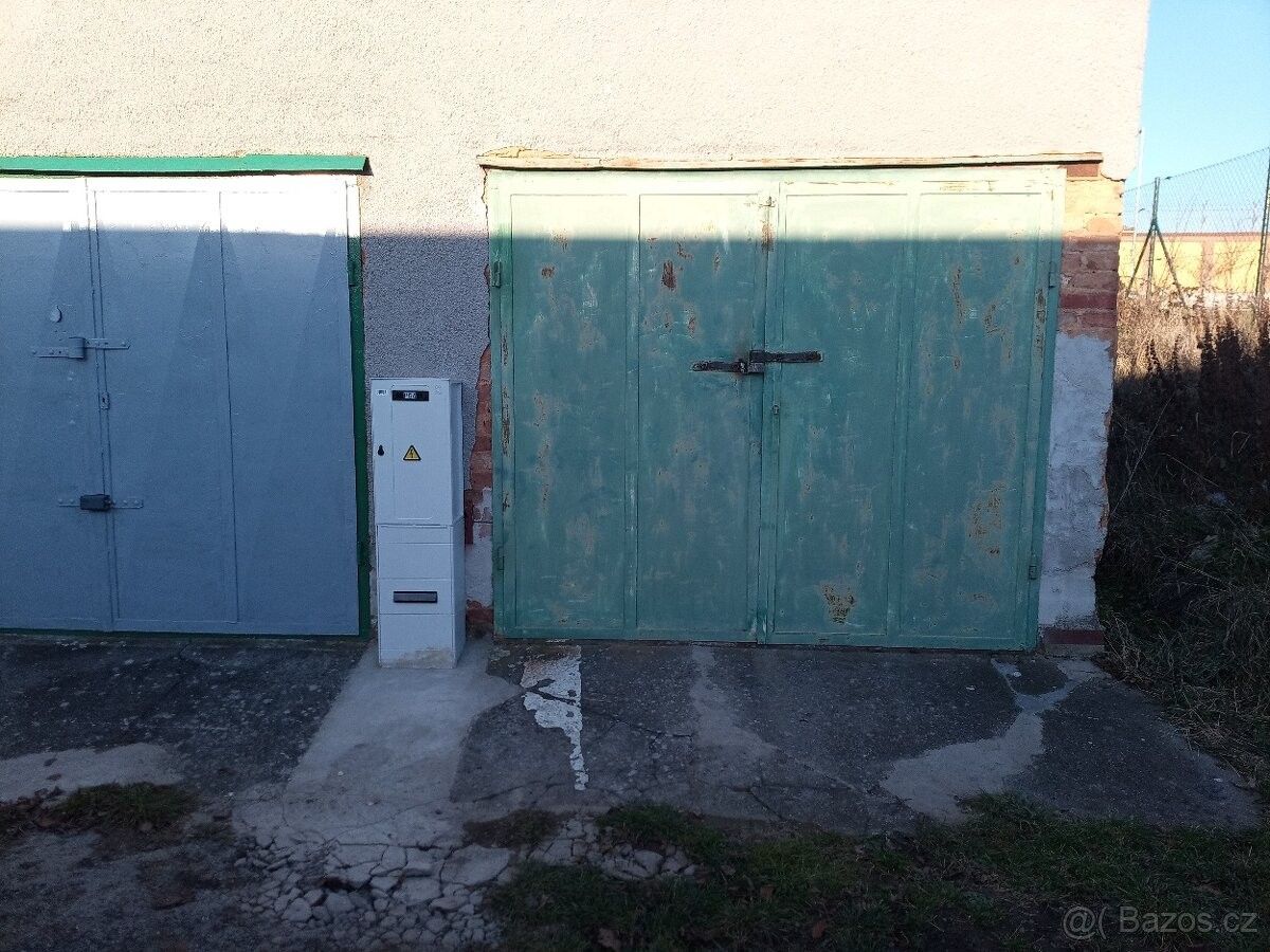 Garáže, Plzeň, 301 00