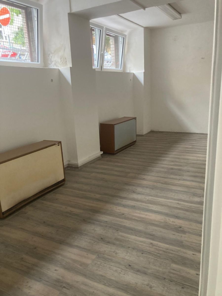 Pronájem obchodní prostory - Biskupcova, Praha - Žižkov, 57 m² - 5