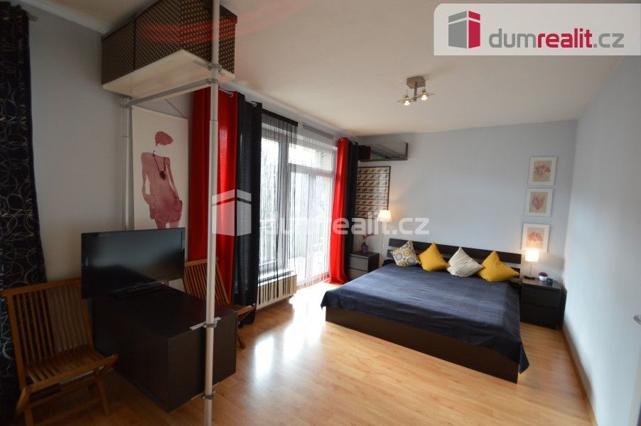 Pronájem byt 1+kk - Na Hřebenkách, Praha, 52 m²