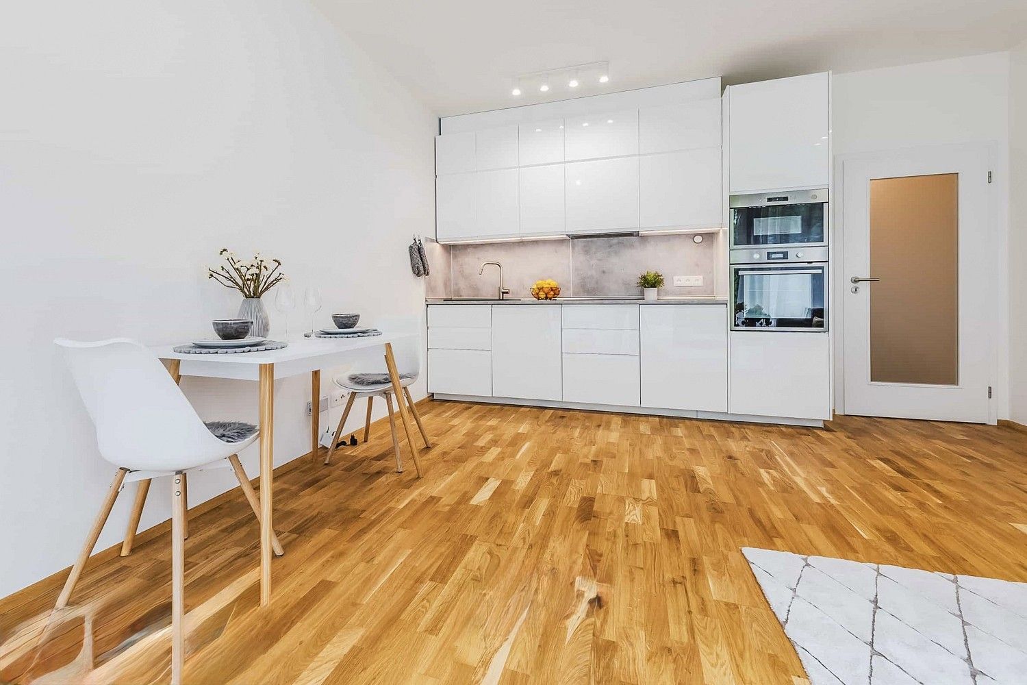 2+kk, Praha - Karlín, okres Praha 8, Hlavní město Praha, 91 m² - 2