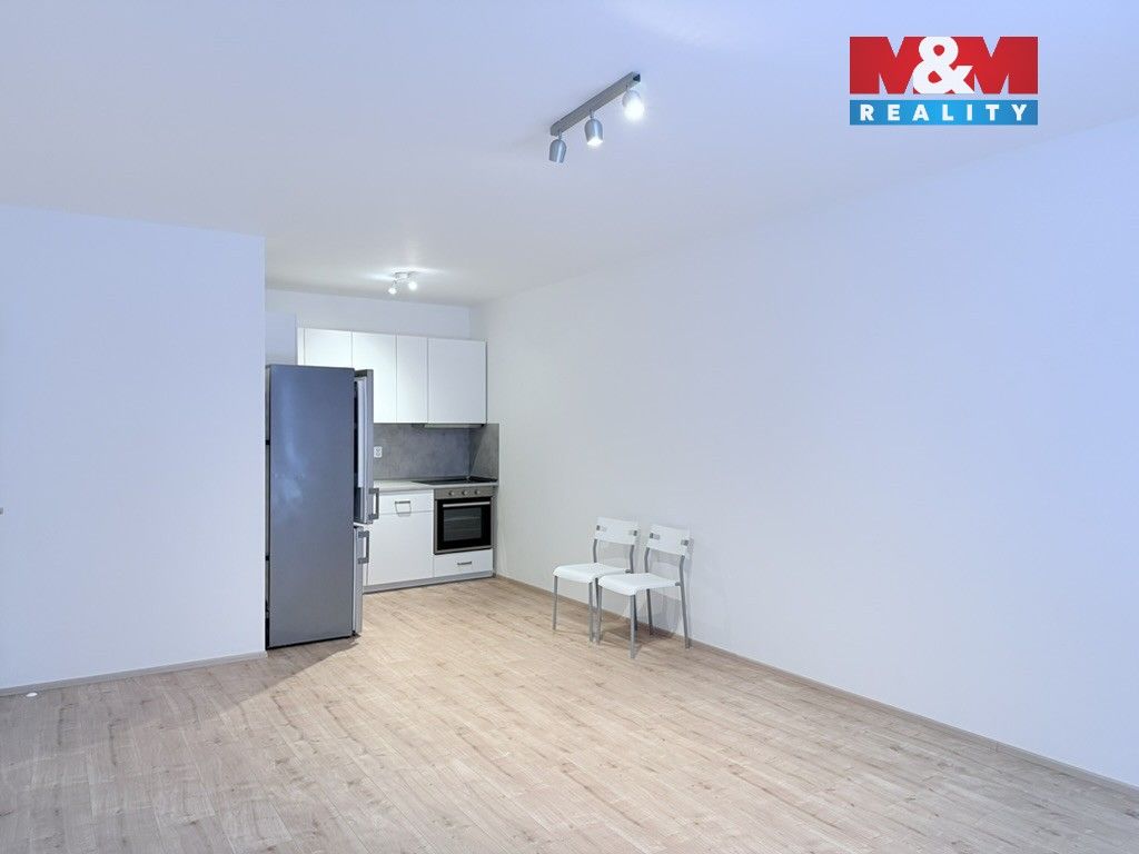 Pronájem byt 2+kk - Čakovická, Praha, 55 m²