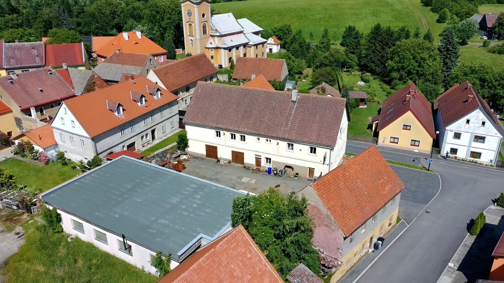 Prodej rodinný dům - Ronovská, Kravaře, 900 m²